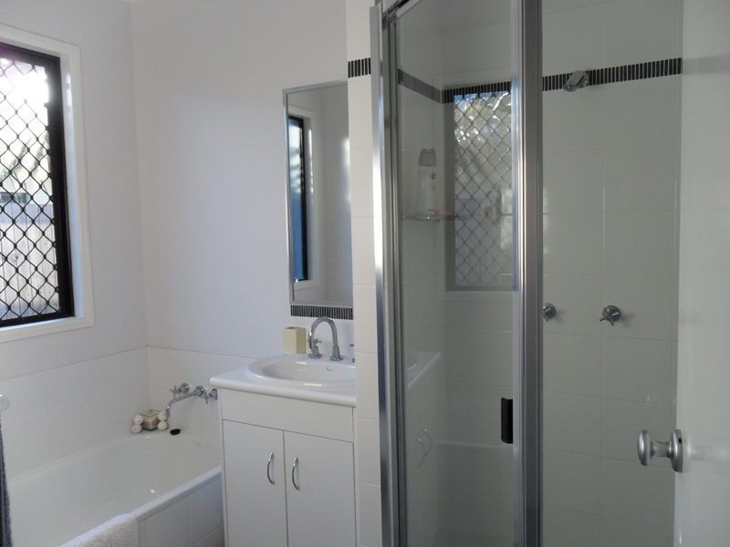 5 Roderick Street, Bentley Park QLD 4869