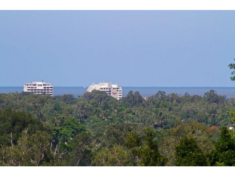 39 Southerden Dr (AKA 1 Rosemont Ct, Mooroobool QLD 4870