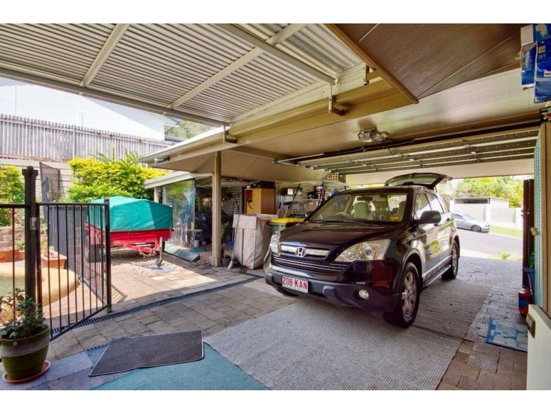 39 Southerden Dr (AKA 1 Rosemont Ct, Mooroobool QLD 4870