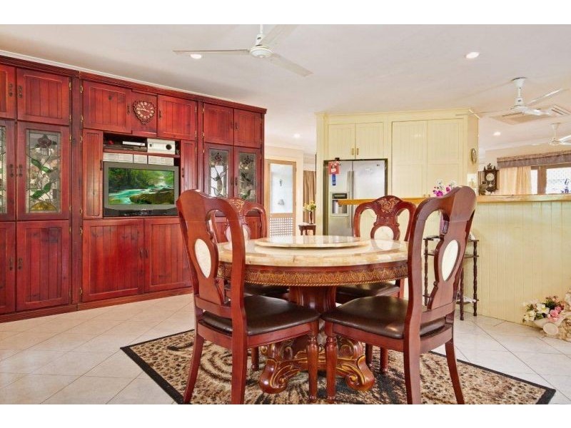 39 Southerden Dr (AKA 1 Rosemont Ct, Mooroobool QLD 4870