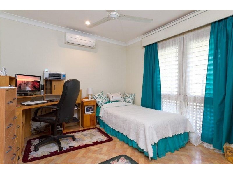 39 Southerden Dr (AKA 1 Rosemont Ct, Mooroobool QLD 4870
