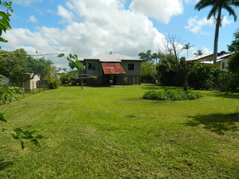 3 Beech Street, Goondi Bend QLD 4860