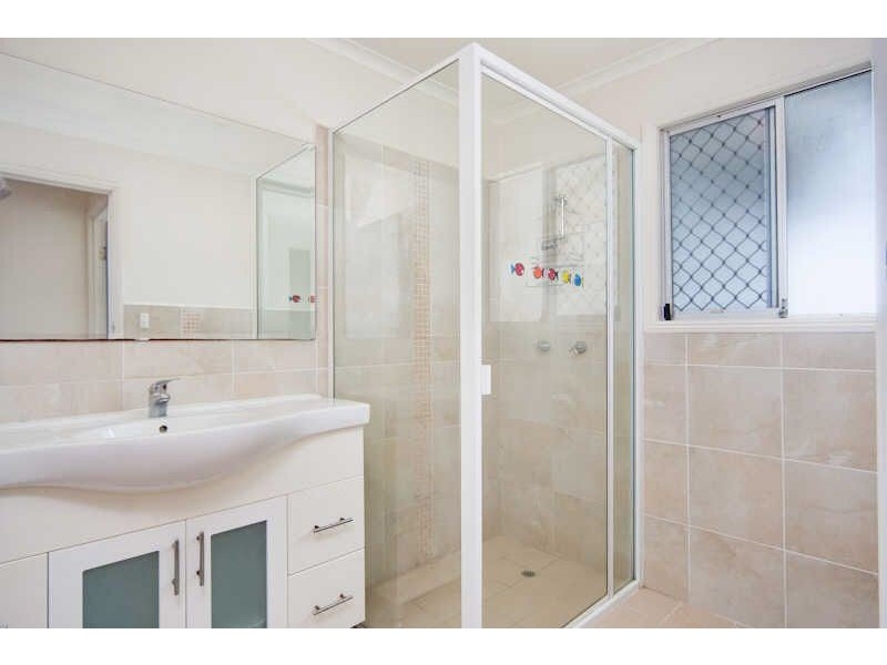 19 Gerard Street, Woree QLD 4868