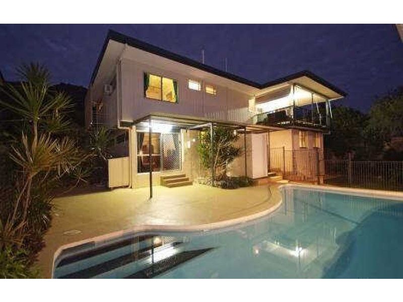 7 Sommerville Crescent, Whitfield QLD 4870