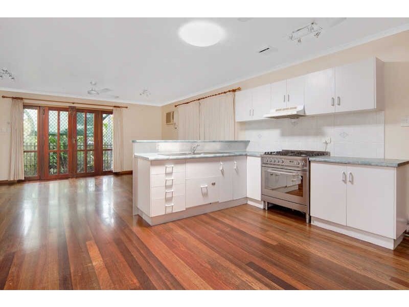 38 Reservoir Rd, Manoora QLD 4870