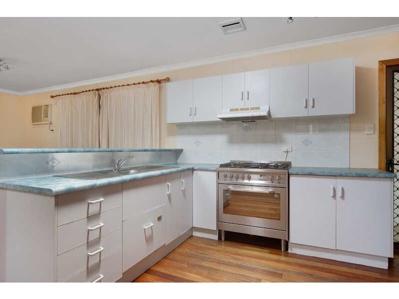 38 Reservoir Rd, Manoora QLD 4870
