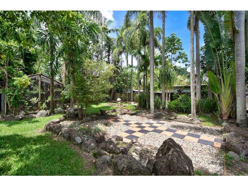 38 Reservoir Rd, Manoora QLD 4870