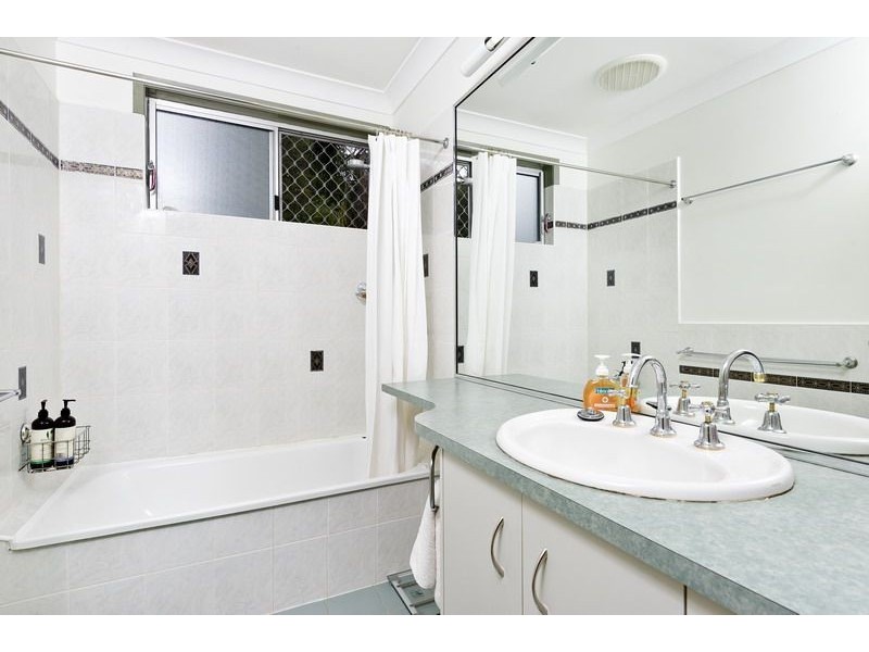 1 Basalt Street, Brinsmead QLD 4870