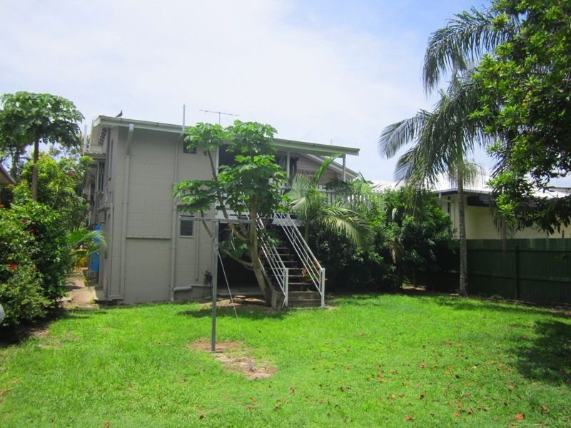 237 Lyons Street, Westcourt QLD 4870