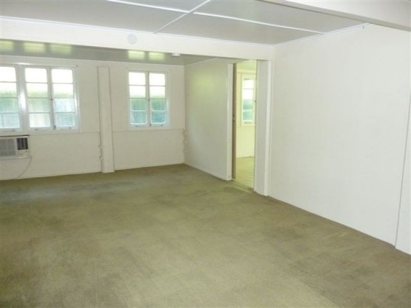 237 Lyons Street, Westcourt QLD 4870