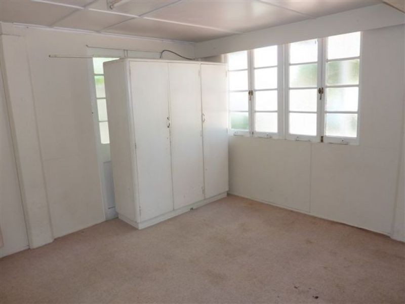 237 Lyons Street, Westcourt QLD 4870