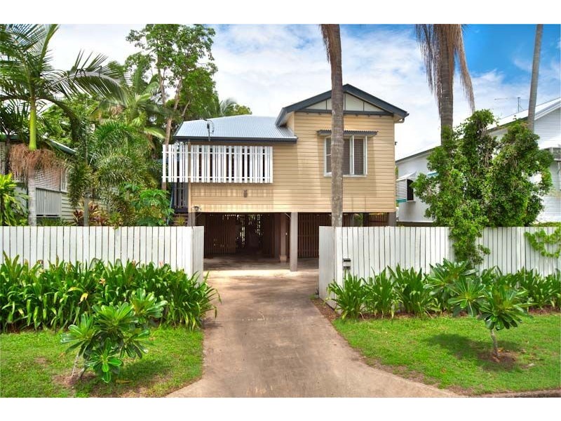 5 Cairns Street, Cairns North QLD 4870
