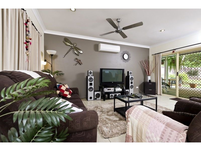 9 Yates Court, White Rock QLD 4868