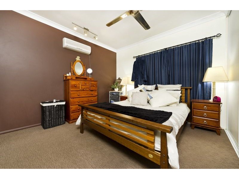 9 Yates Court, White Rock QLD 4868