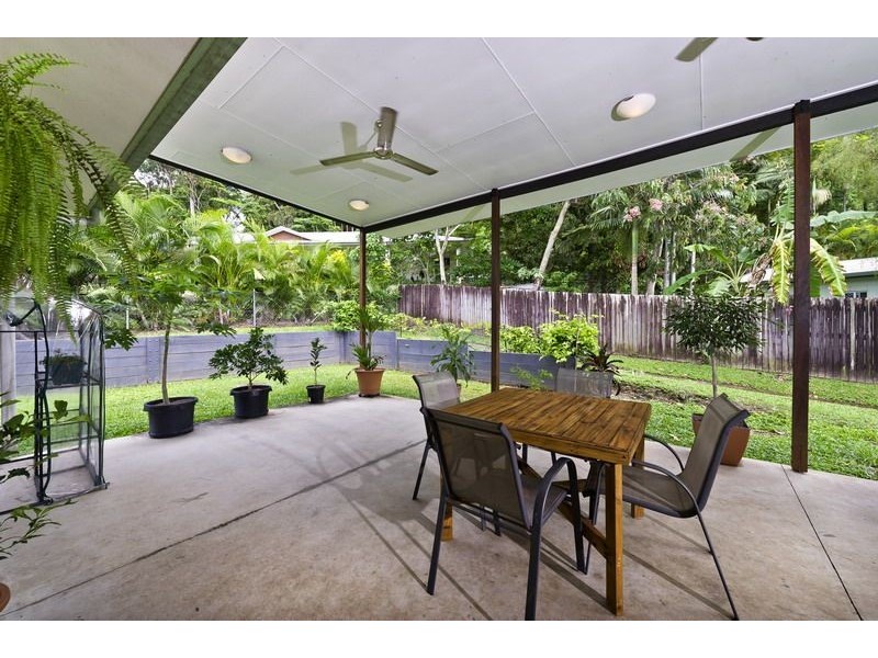 9 Yates Court, White Rock QLD 4868