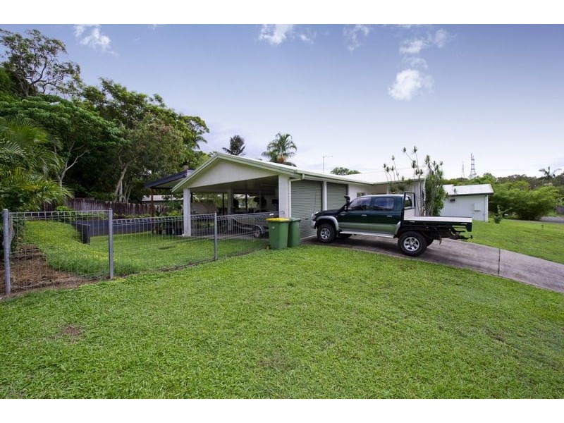 9 Yates Court, White Rock QLD 4868