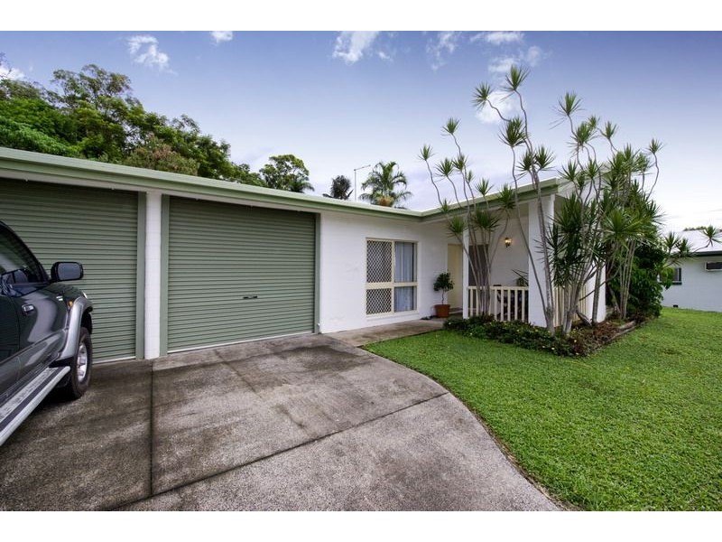 9 Yates Court, White Rock QLD 4868