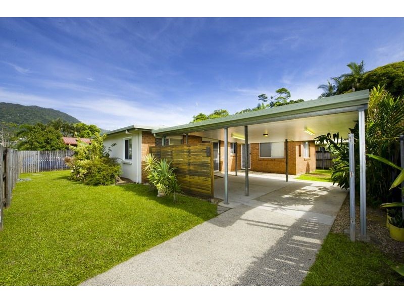 26 Long Street, Mooroobool QLD 4870