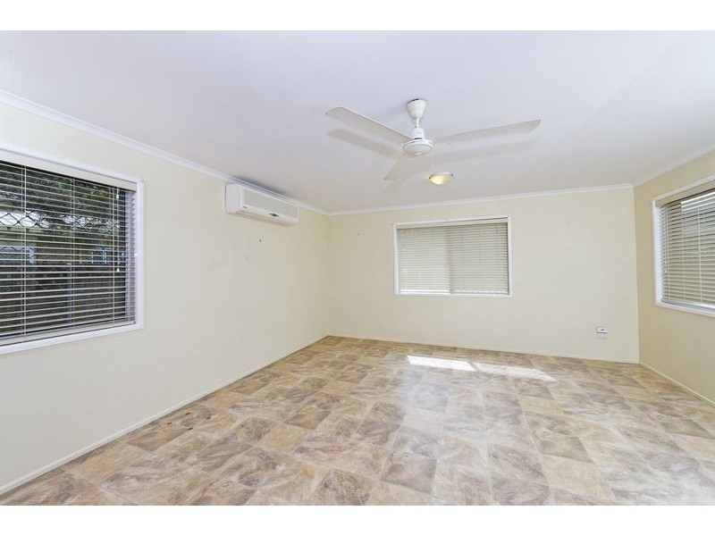26 Long Street, Mooroobool QLD 4870