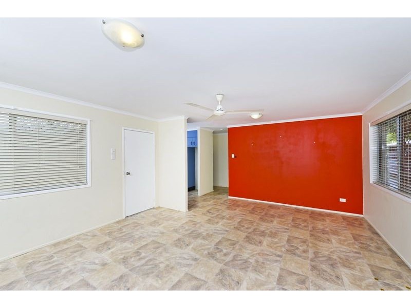 26 Long Street, Mooroobool QLD 4870