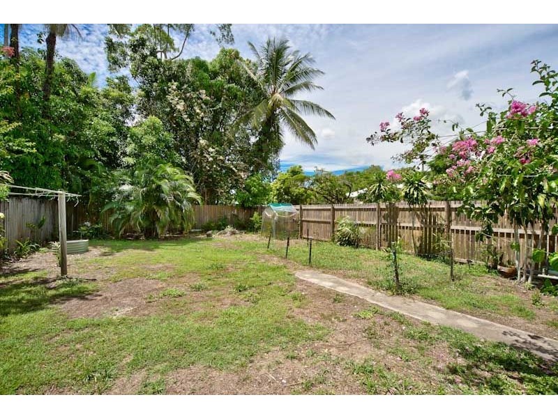 13 John Street, Cairns North QLD 4870