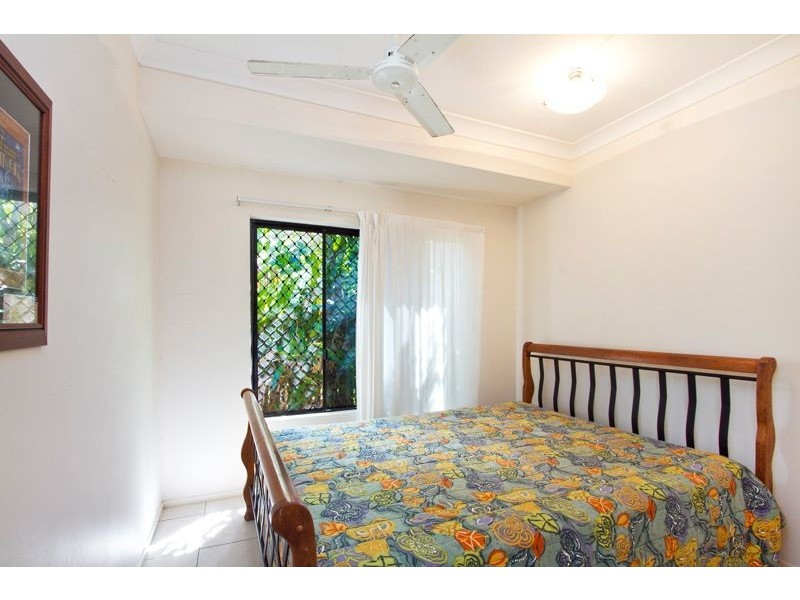 2/108 Callaghan Street, Mooroobool QLD 4870