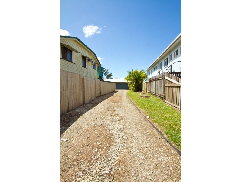 2/108 Callaghan Street, Mooroobool QLD 4870
