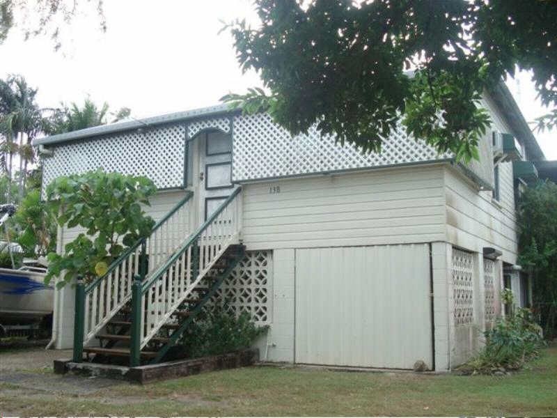 138 Pease Street, Manoora QLD 4870