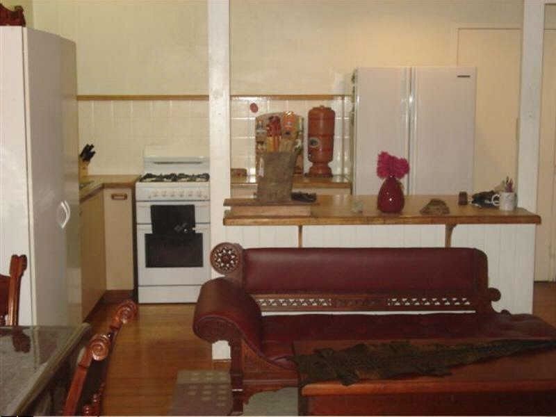 138 Pease Street, Manoora QLD 4870