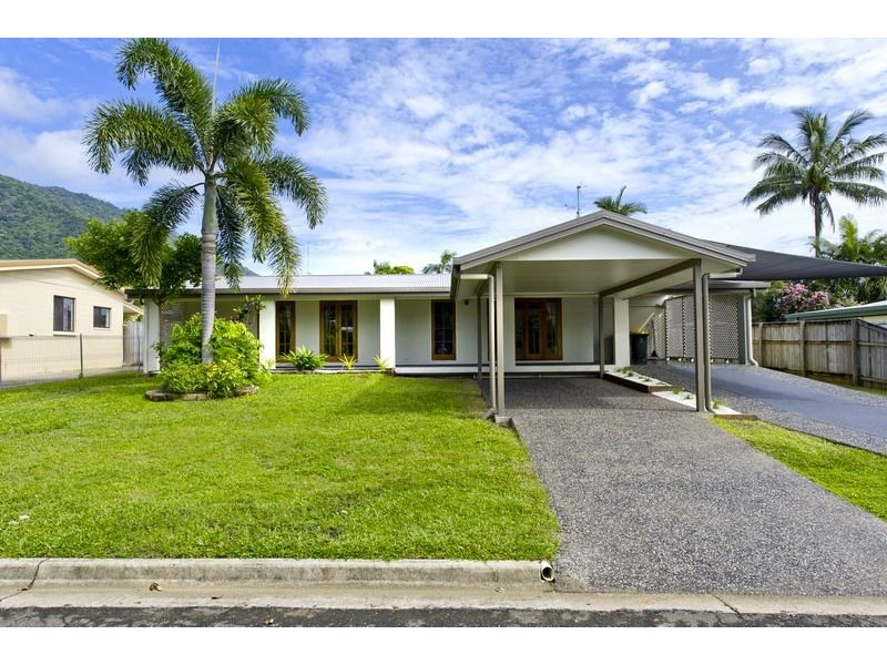 4 Ixora Court, Mooroobool QLD 4870