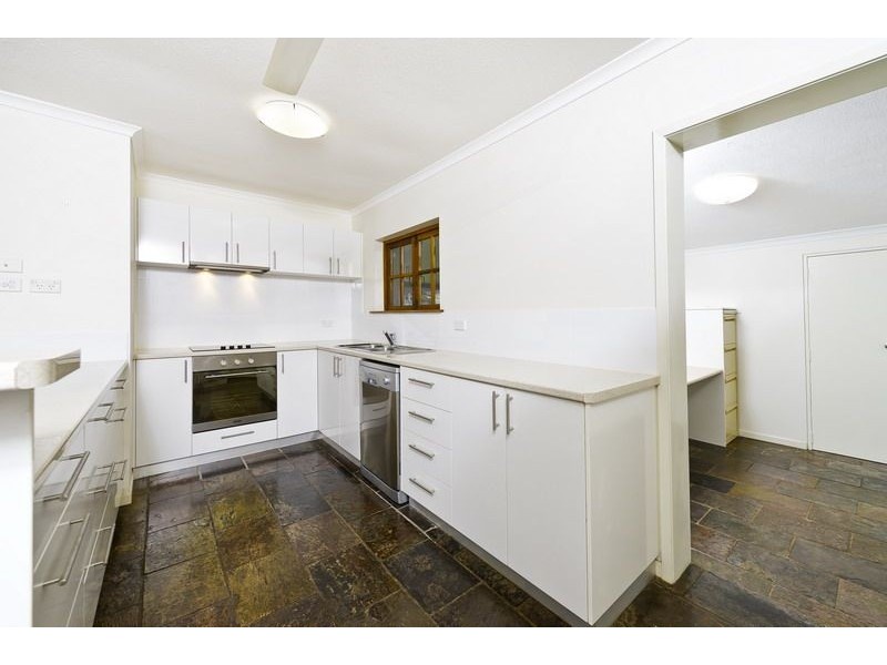 4 Ixora Court, Mooroobool QLD 4870