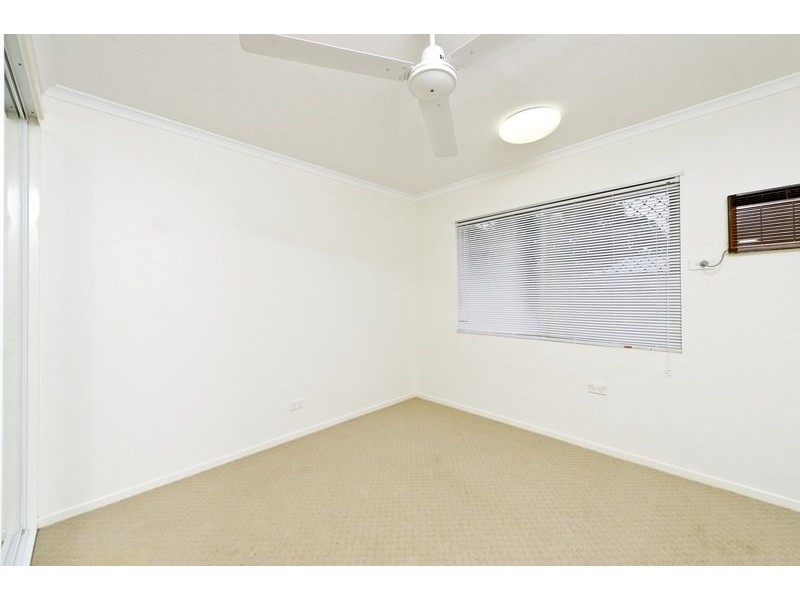 4 Ixora Court, Mooroobool QLD 4870