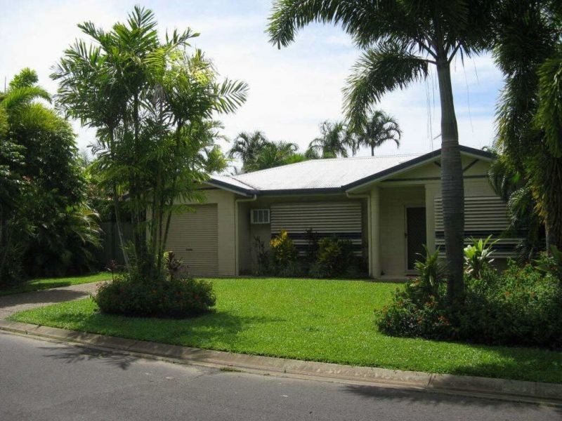 102/2-6 Lake Placid Road, “Kamerunga Villas”, Caravonica QLD 4878