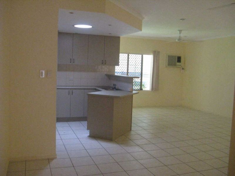 102/2-6 Lake Placid Road, “Kamerunga Villas”, Caravonica QLD 4878