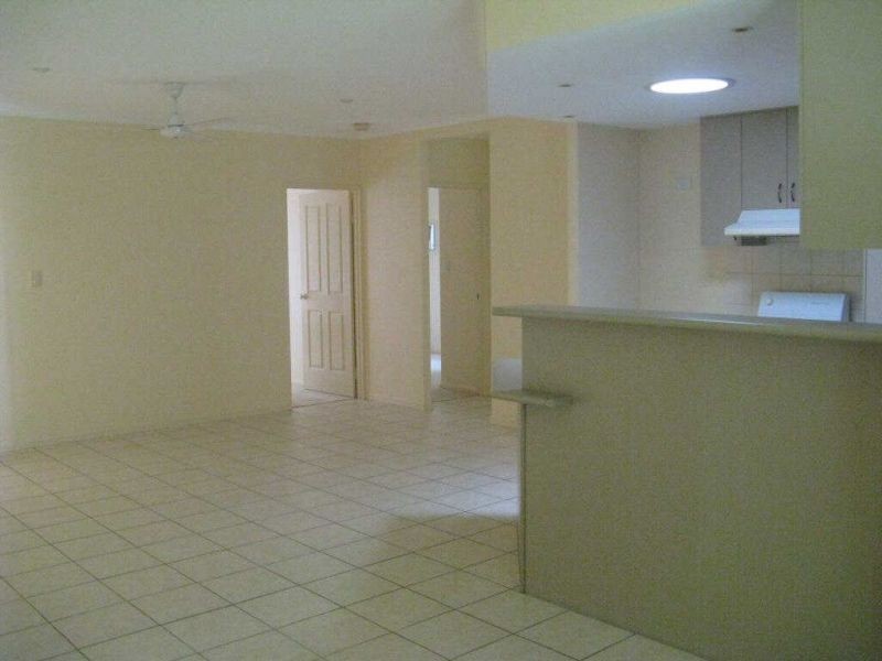 102/2-6 Lake Placid Road, “Kamerunga Villas”, Caravonica QLD 4878