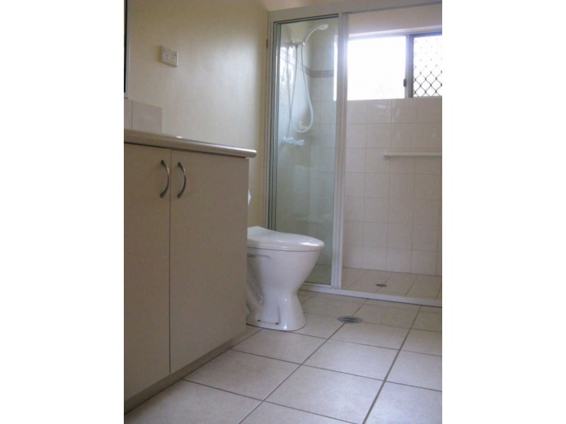 102/2-6 Lake Placid Road, “Kamerunga Villas”, Caravonica QLD 4878