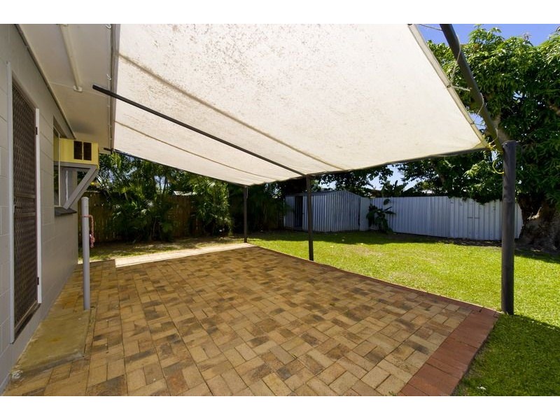14 Lime Street, Mooroobool QLD 4870