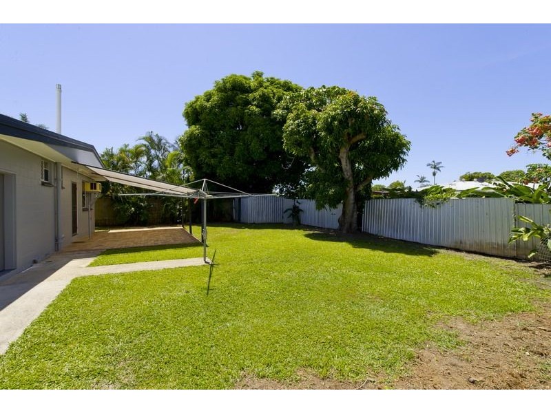 14 Lime Street, Mooroobool QLD 4870