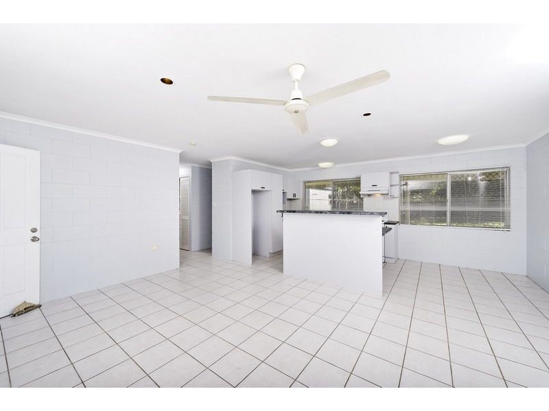 9 Armbrust Street, Manoora QLD 4870