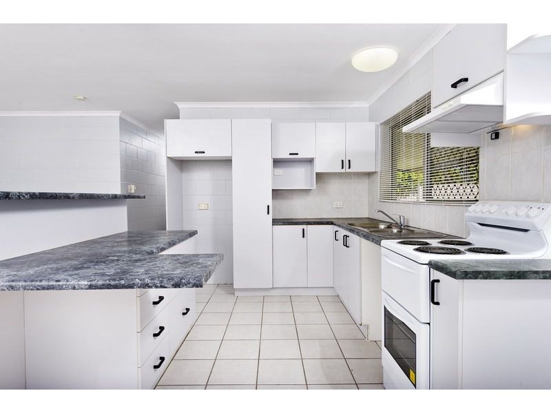 9 Armbrust Street, Manoora QLD 4870