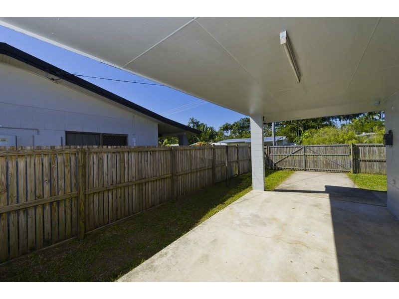 9 Armbrust Street, Manoora QLD 4870