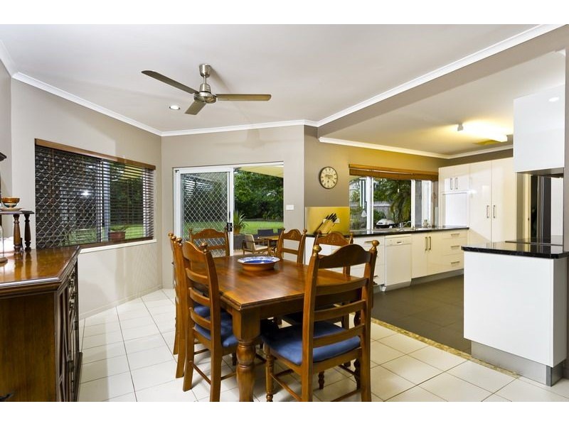 27 Strathmore Court, Mooroobool QLD 4870