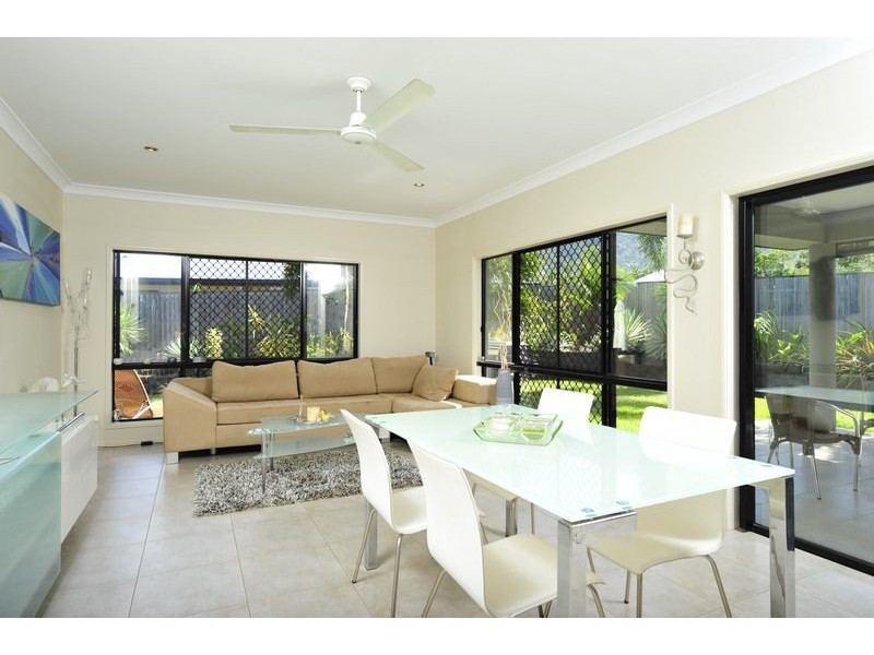 10 Hodkinson Street, Redlynch QLD 4870