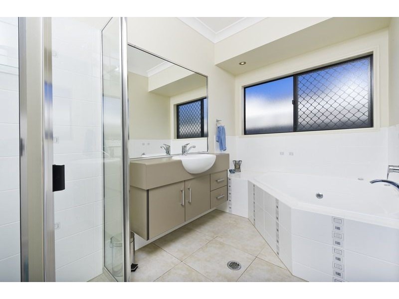 10 Hodkinson Street, Redlynch QLD 4870