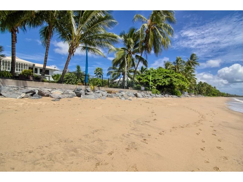 18 Hibiscus Lane, Holloways Beach QLD 4878
