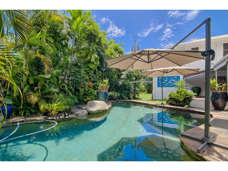 18 Hibiscus Lane, Holloways Beach QLD 4878