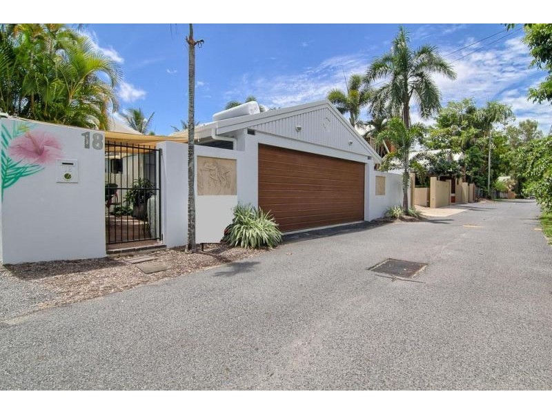 18 Hibiscus Lane, Holloways Beach QLD 4878