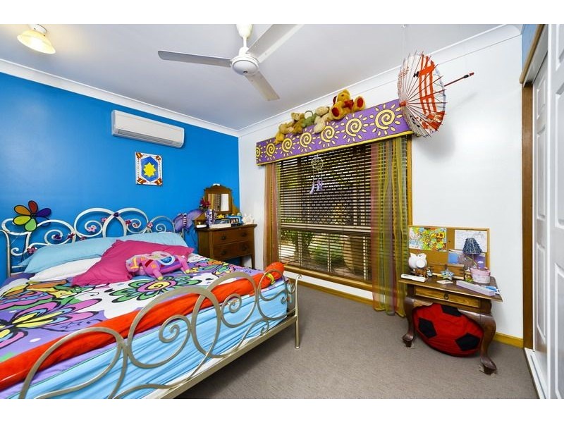 13 Thorpe Place, Bentley Park QLD 4869