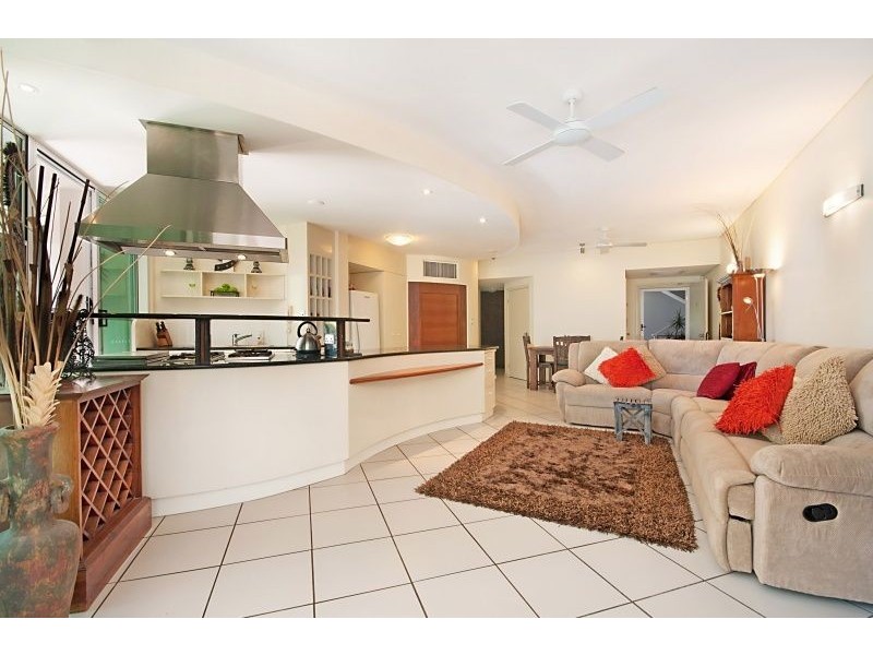 16/2 Deauville Close, Yorkeys Knob QLD 4878