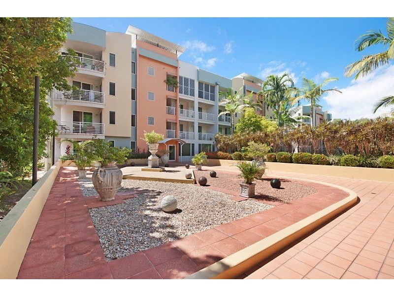 16/2 Deauville Close, Yorkeys Knob QLD 4878